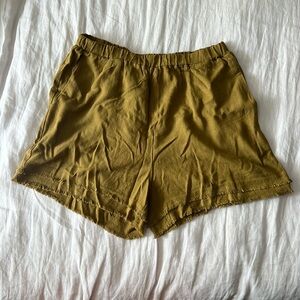 Grade & Gather Linen Shorts in Olive